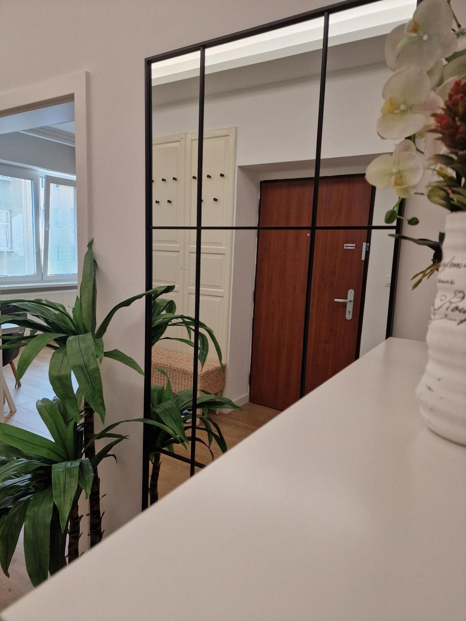 Old Town Apartment - 2 Bedrooms Братислава Экстерьер фото