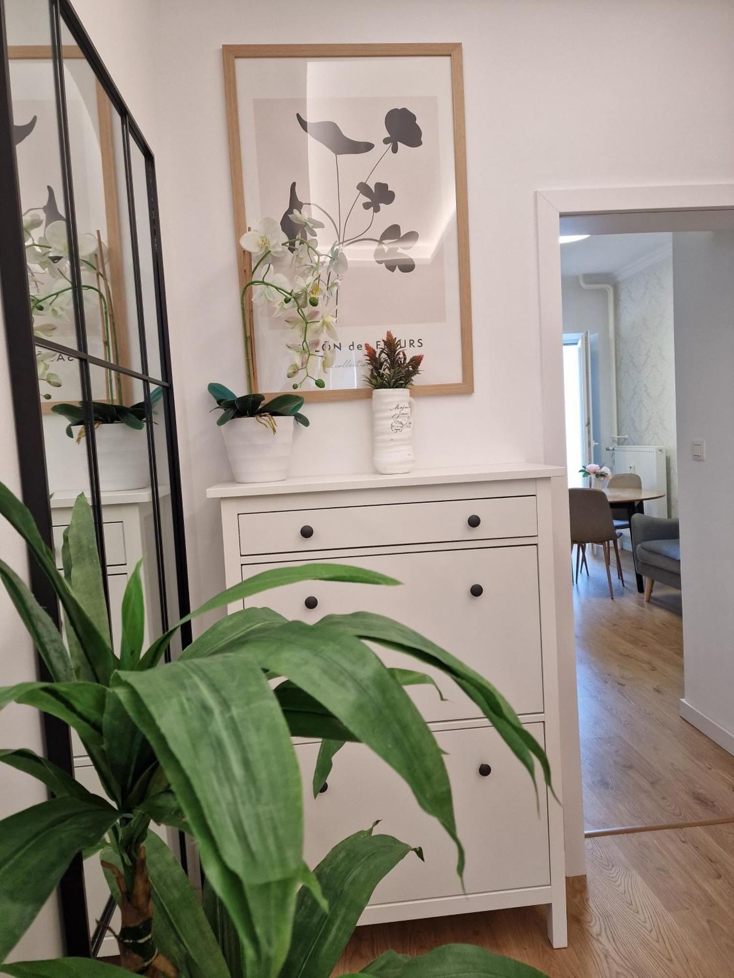 Old Town Apartment - 2 Bedrooms Братислава Экстерьер фото