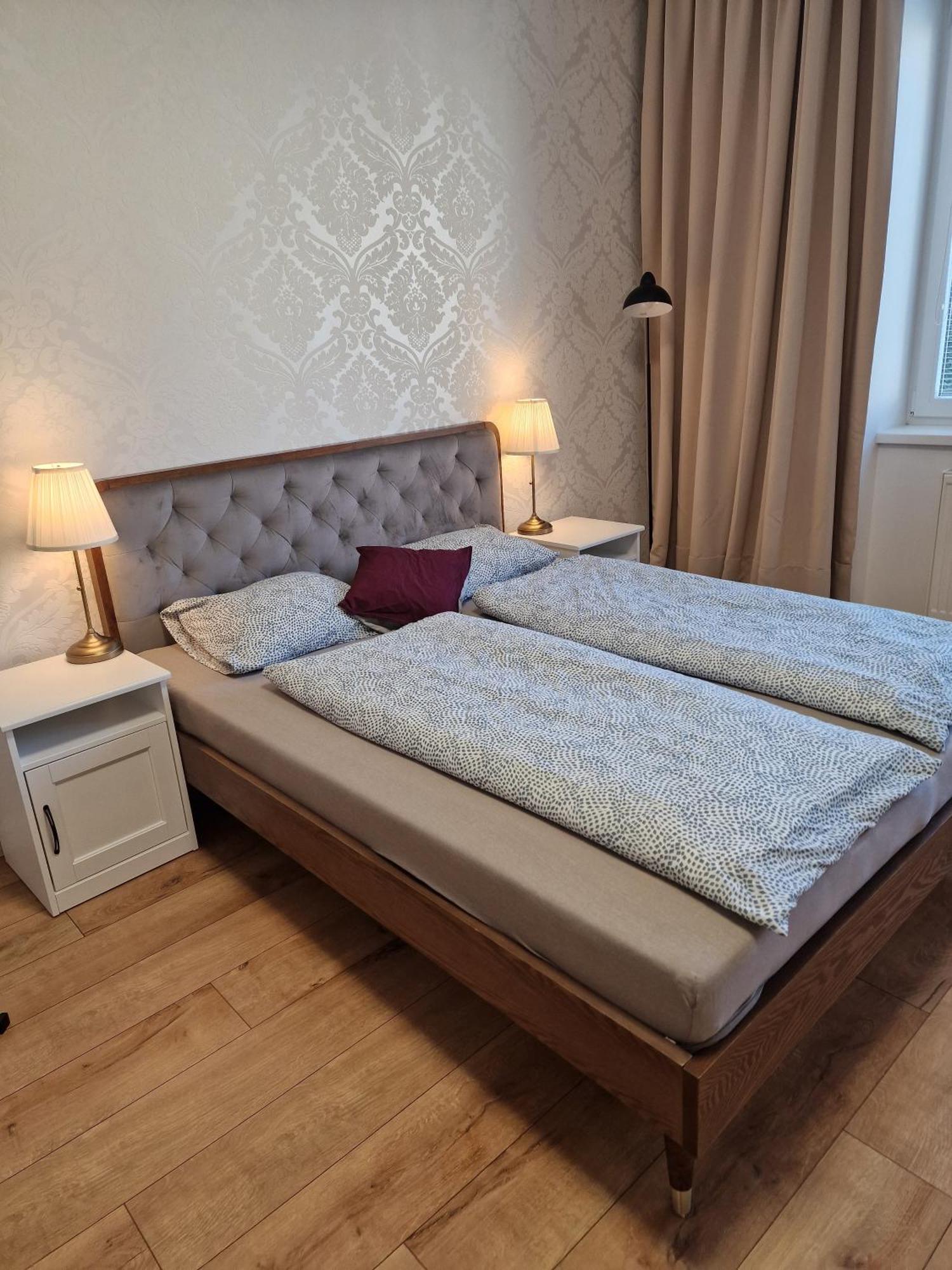Old Town Apartment - 2 Bedrooms Братислава Экстерьер фото