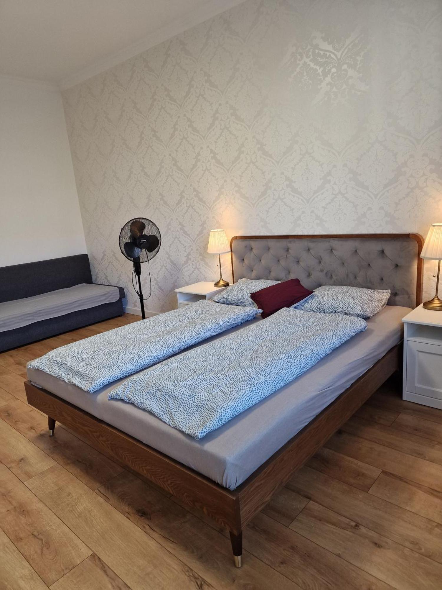Old Town Apartment - 2 Bedrooms Братислава Экстерьер фото
